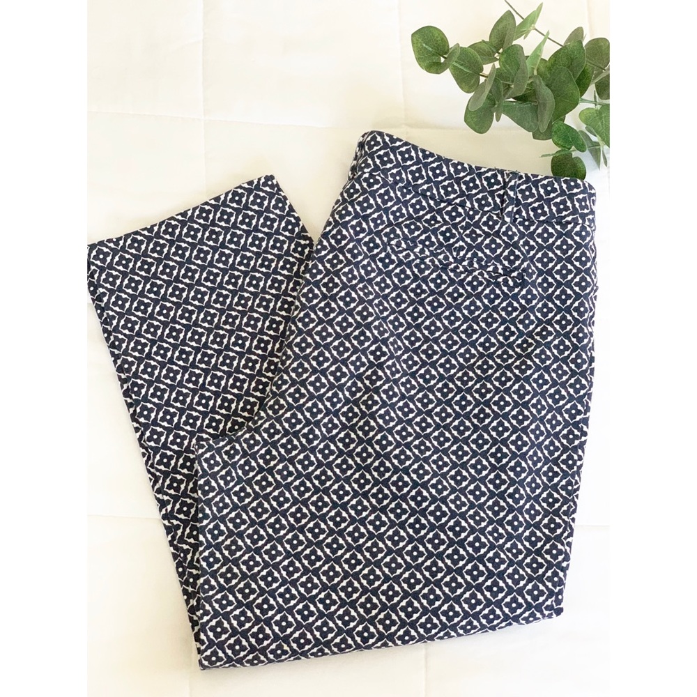 Stretchy Slim Crop